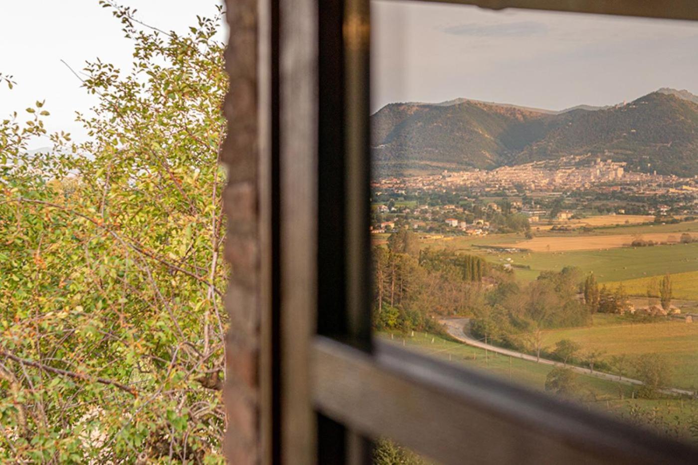 Fonte Chiara Villa Gubbio Luaran gambar