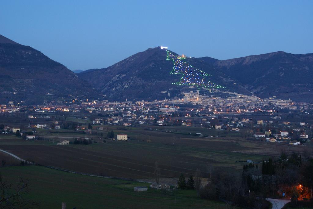 Fonte Chiara Villa Gubbio Luaran gambar