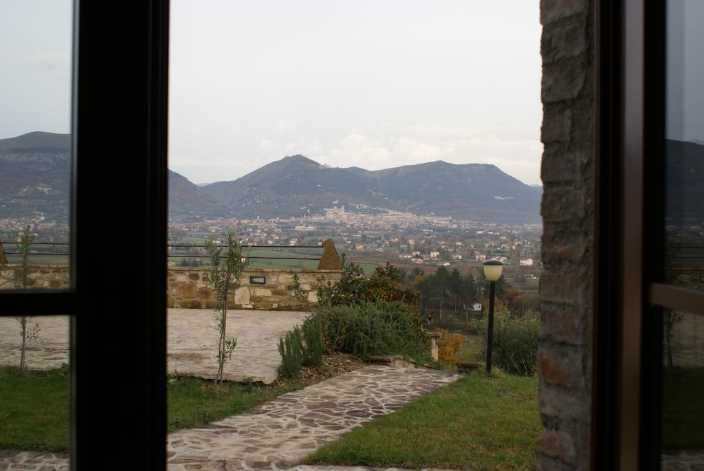 Fonte Chiara Villa Gubbio Luaran gambar